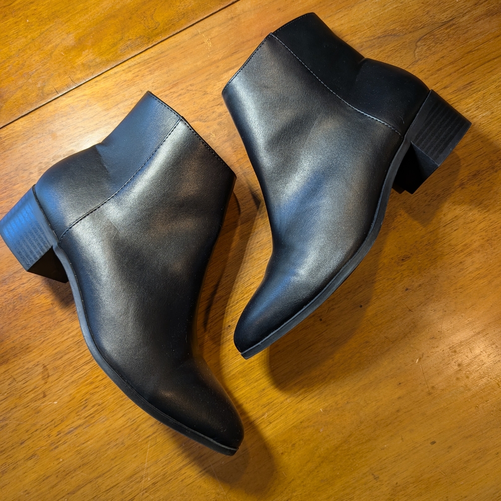 Soda Women's Black Half Boot